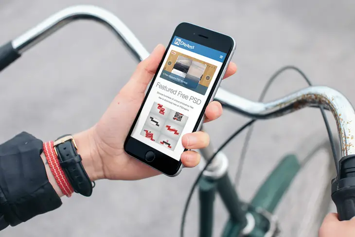 Read more about the article iPhone on Bike free PSD