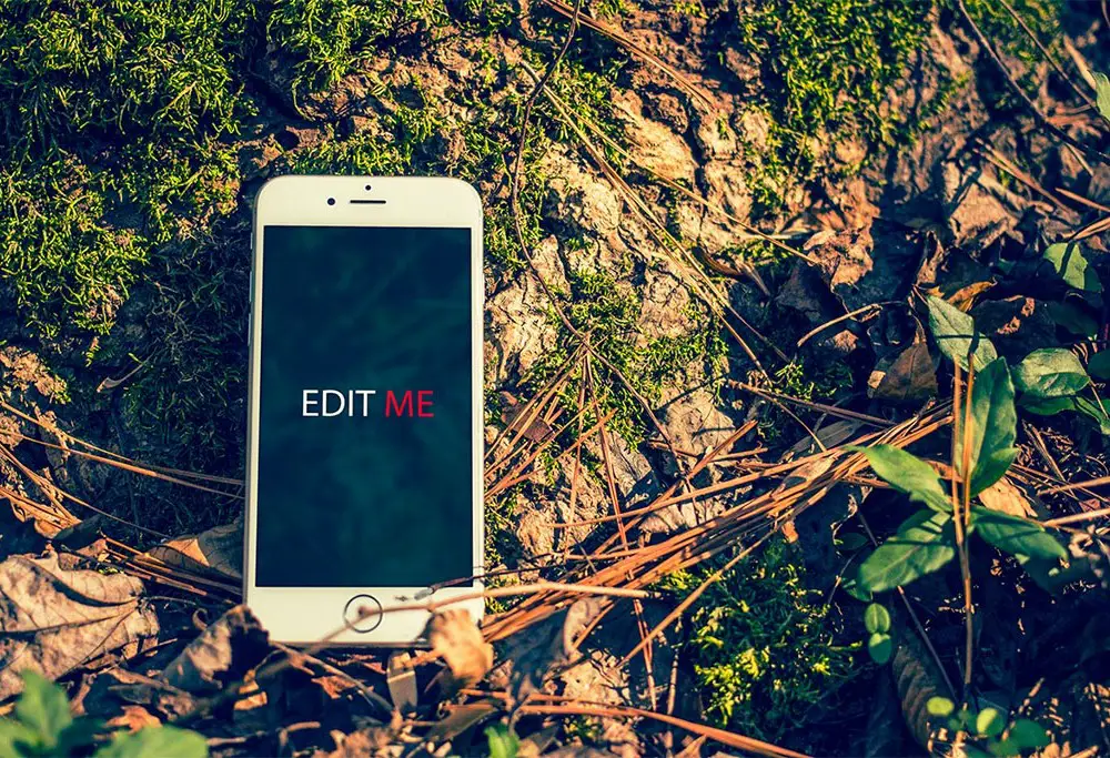 Read more about the article Outdoor iPhone free PSD