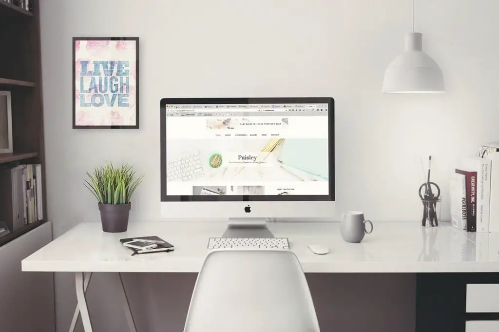 Read more about the article iMac Mockup Free Set – for Professional Presentation